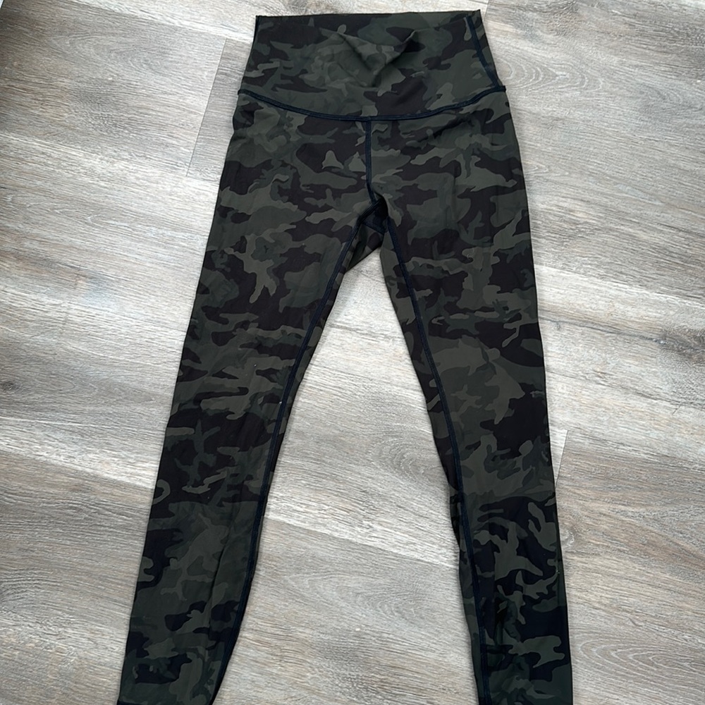 Lululemon wunder under